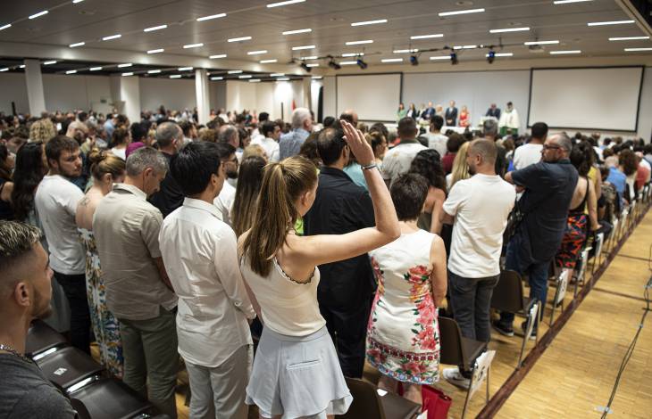 Naturaliser les personnes privées de cérémonie par la pandémie